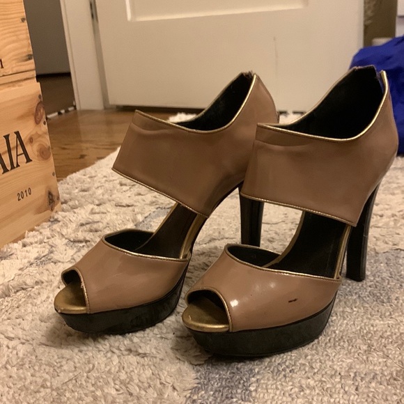 Nude BCBG Platform Heels (8.5) - Picture 5 of 5